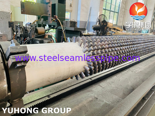 Astm A335 P91 Pipe avec tuyau de type nageoire en acier inoxydable au plâtre pour four à huile