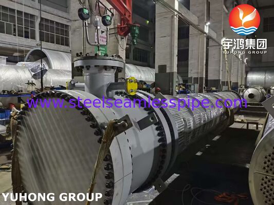 Échangeur de chaleur à tête flottante avec tubes 316L et feuille de tubes plaquée SA350 LF2/316L pour une gestion rentable de la corrosion