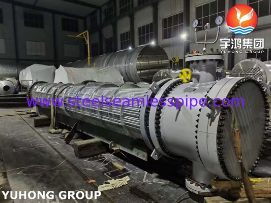 Échangeur de chaleur à tête flottante avec tubes 316L et feuille de tubes plaquée SA350 LF2/316L pour une gestion rentable de la corrosion