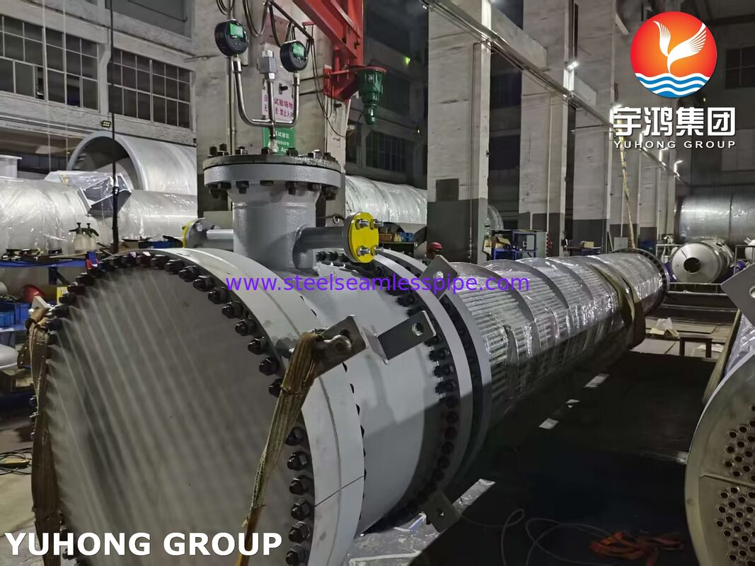 Échangeur de chaleur à tête flottante avec tubes 316L et feuille de tubes plaquée SA350 LF2/316L pour une gestion rentable de la corrosion