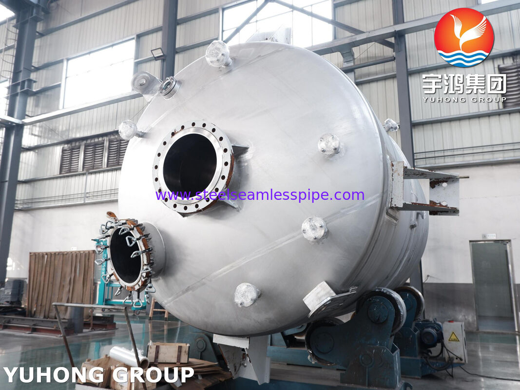 Un réacteur à capot certifié ASME U Stamp en acier au carbone SA516 Gr.70 avec agitateur pour le mélange